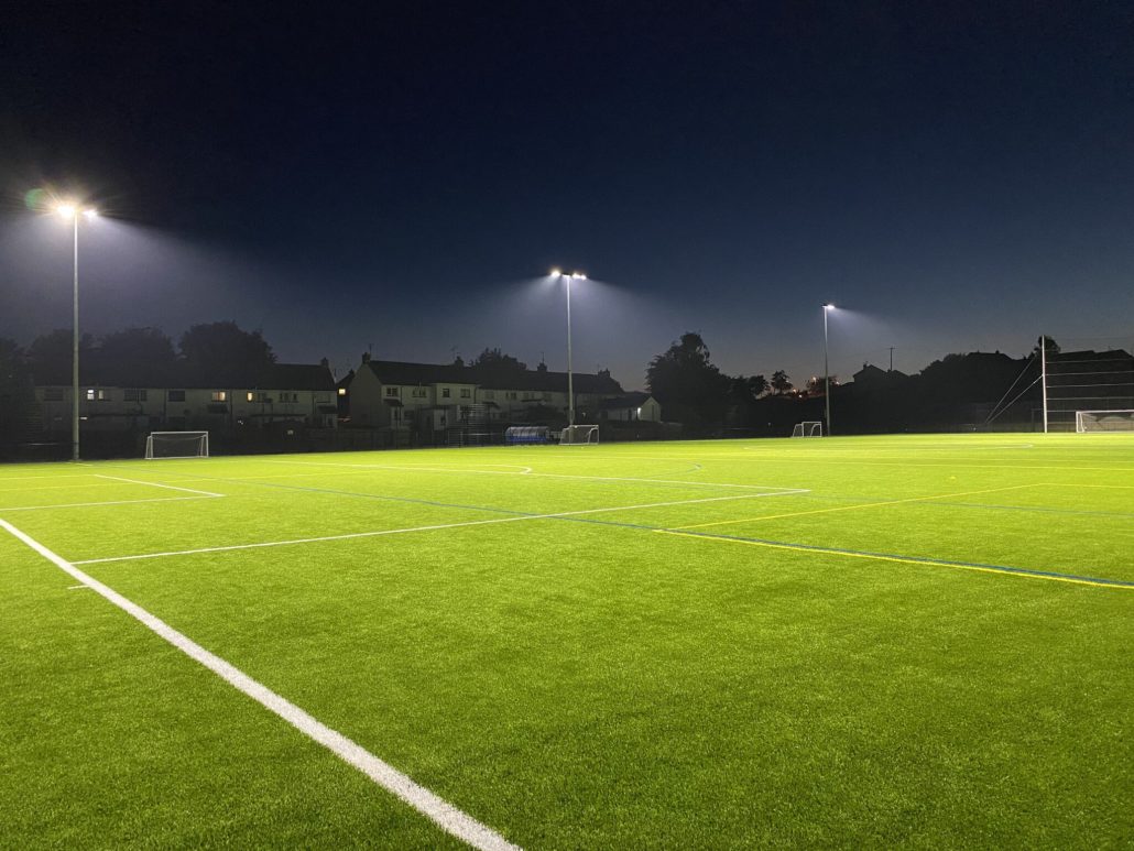 A perfect illumination system for football stadiums, arenas, train stations, harbors, and industrial plants – but also for works of art and buildings. Led stadium floodlights provide an especially high light intensity and power.ting.